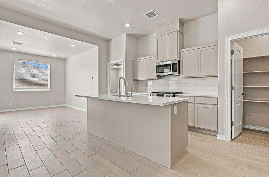 Furnished interior view inside a new home in Paseos Del Este, El Paso (Image 16).