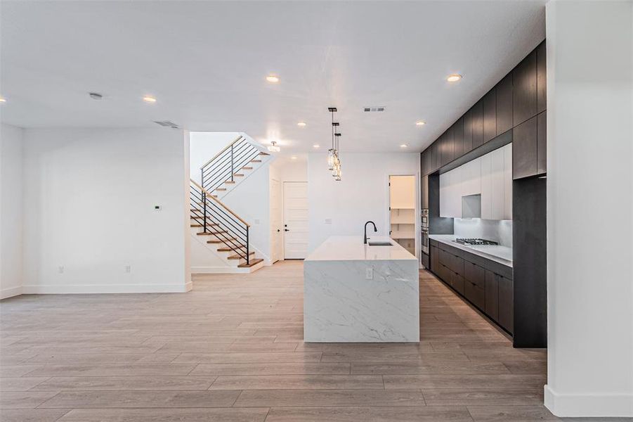 Spacious, unfurnished interior of a new home in , Dallas (Image 24).