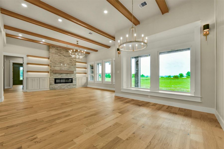 Spacious, unfurnished interior of a new home in , Angleton (Image 18).
