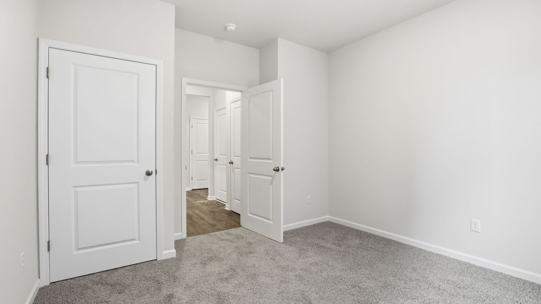 Spacious, unfurnished interior of a new home in Palmetto Valley, Anderson (Image 17).