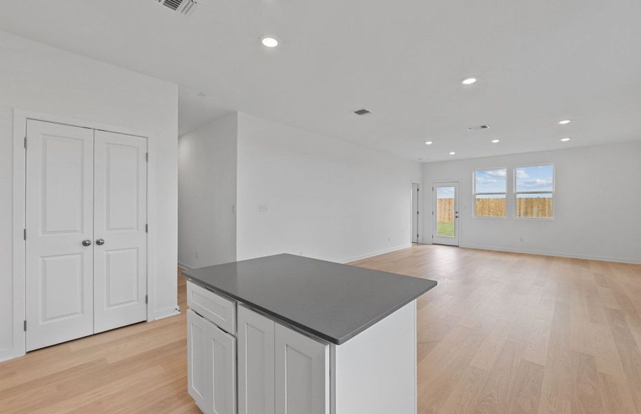 Spacious, unfurnished interior of a new home in Alto, San Marcos (Image 28).