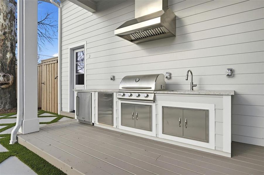 Exterior details and patio area of a home in , Dallas (Image 30).