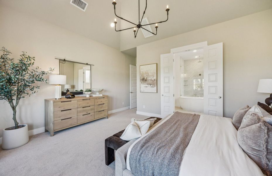 Representative furnished interior of a home built from the Gillett by Pulte Homes in Ryehill, Rosenberg (Image 32).