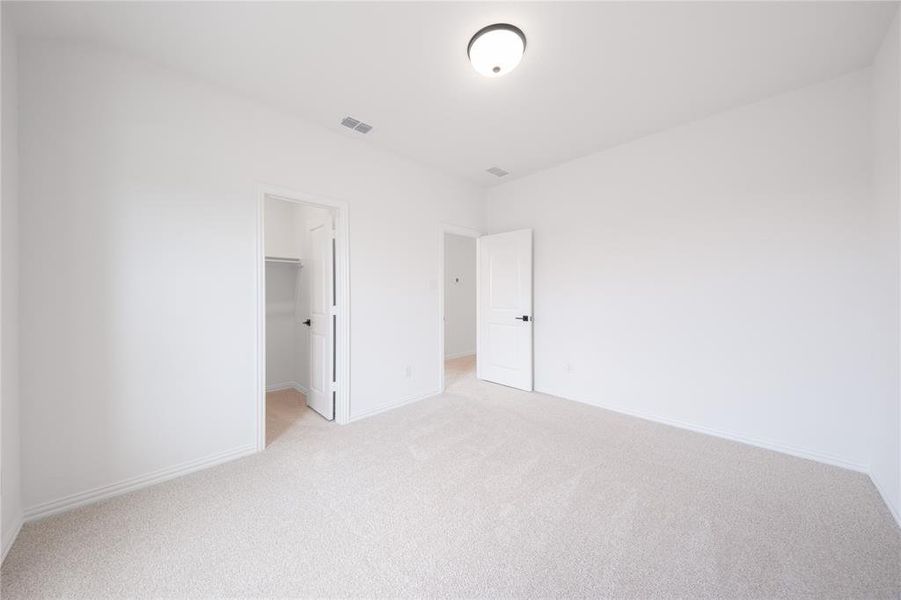 Spacious, unfurnished interior of a new home in Chalk Hill, Celina (Image 24).