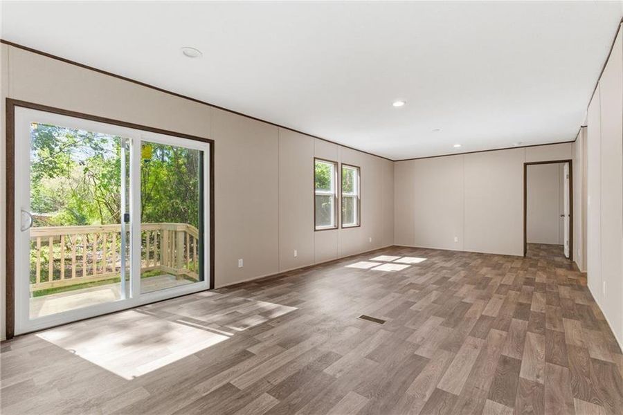 Spacious, unfurnished interior of a new home in , Dahlonega (Image 30).