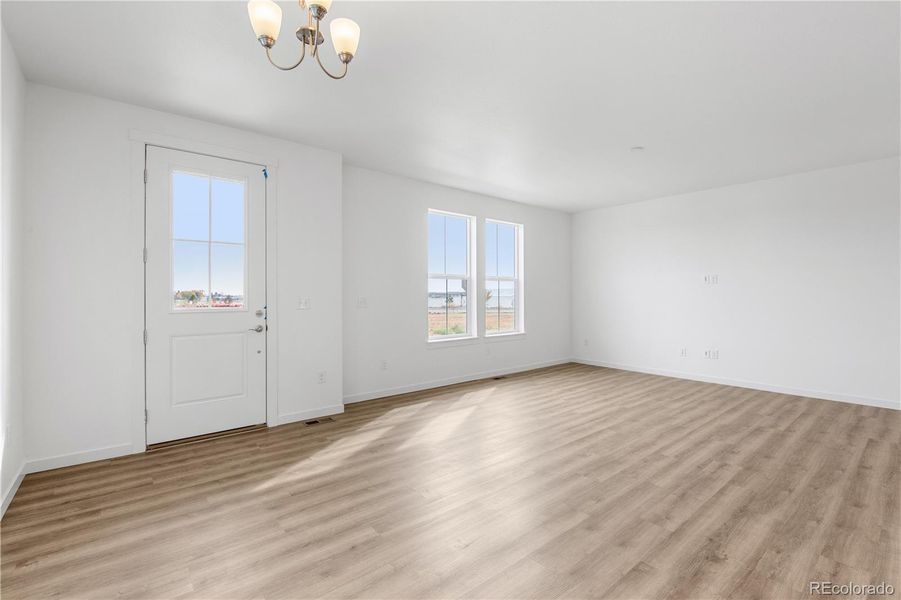 Spacious, unfurnished interior of a new home in Timnath Lakes, Timnath (Image 11).