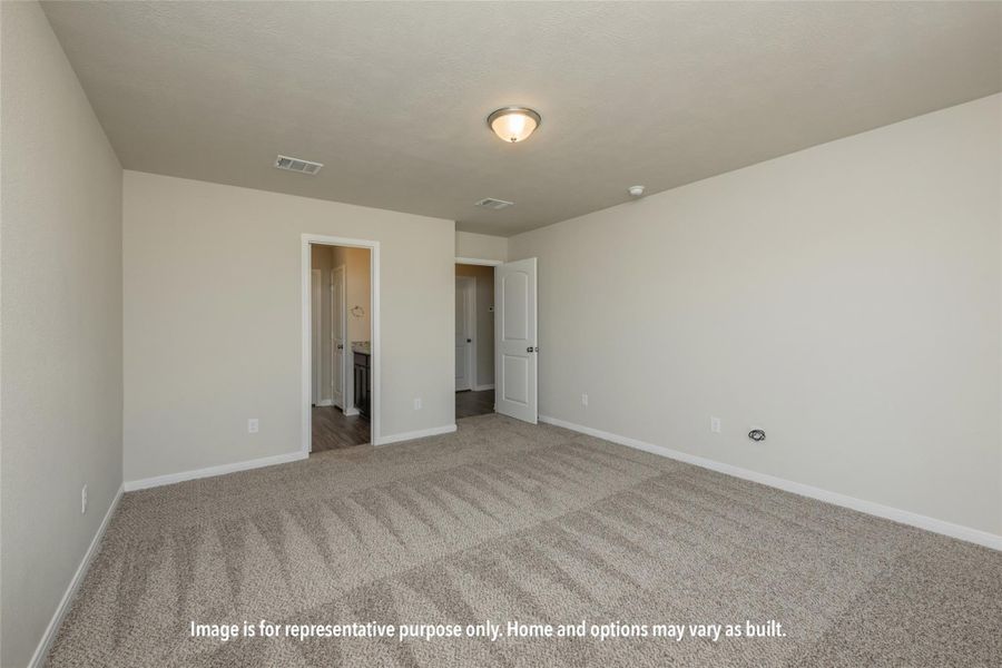 Spacious, unfurnished interior of a new home in Sterling Ridge, Huntsville (Image 12).