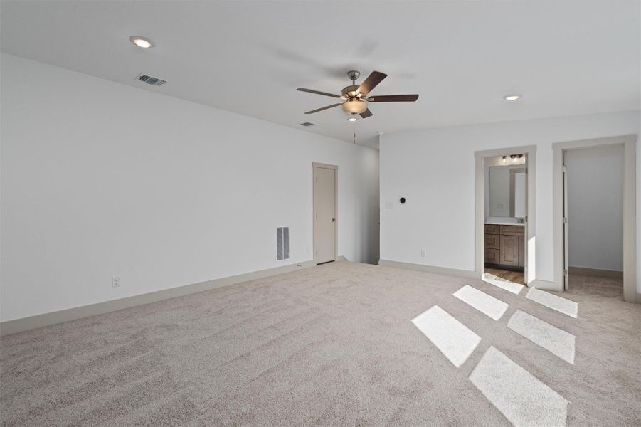 Spacious, unfurnished interior of a new home in , Pflugerville (Image 22).