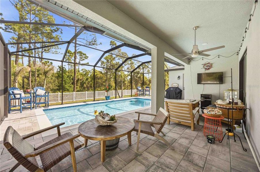 Exterior details and patio area of a home in , Port Charlotte (Image 22).