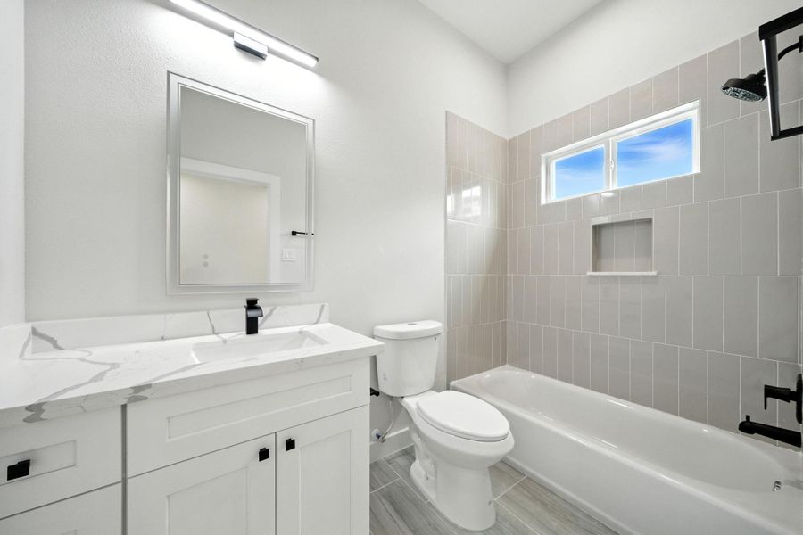 Pictures used for demonstration purposes. Please inquire about final selection. Pictures used for demonstration purposes. Please inquire about final selection.