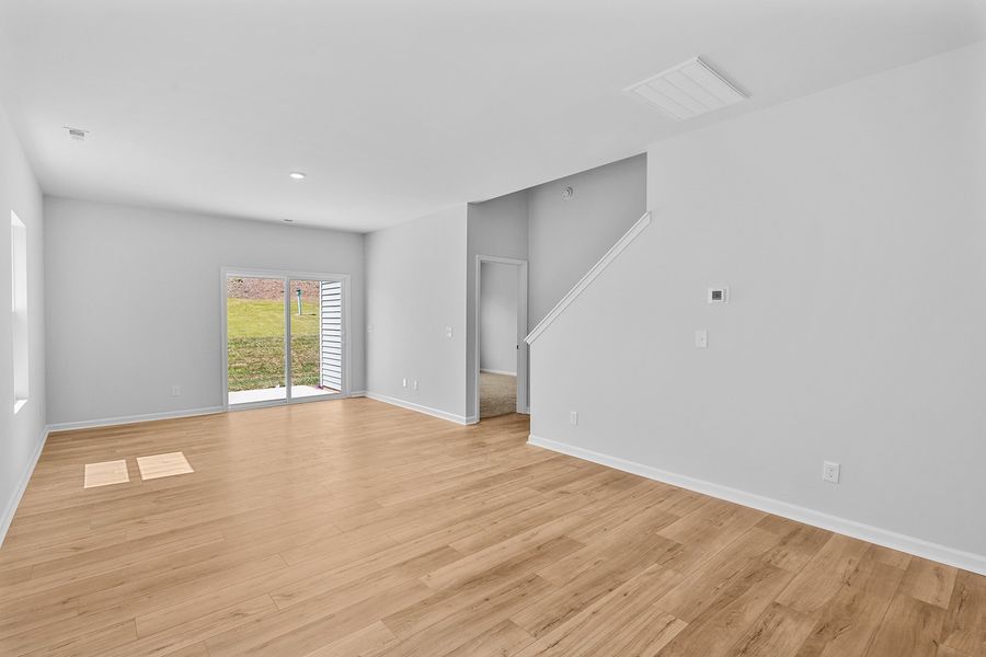 Spacious, unfurnished interior of a new home in Hanes Lake, Winston-Salem (Image 20). Spacious, unfurnished interior of a new home in Hanes Lake, Winston-Salem (Image 20).