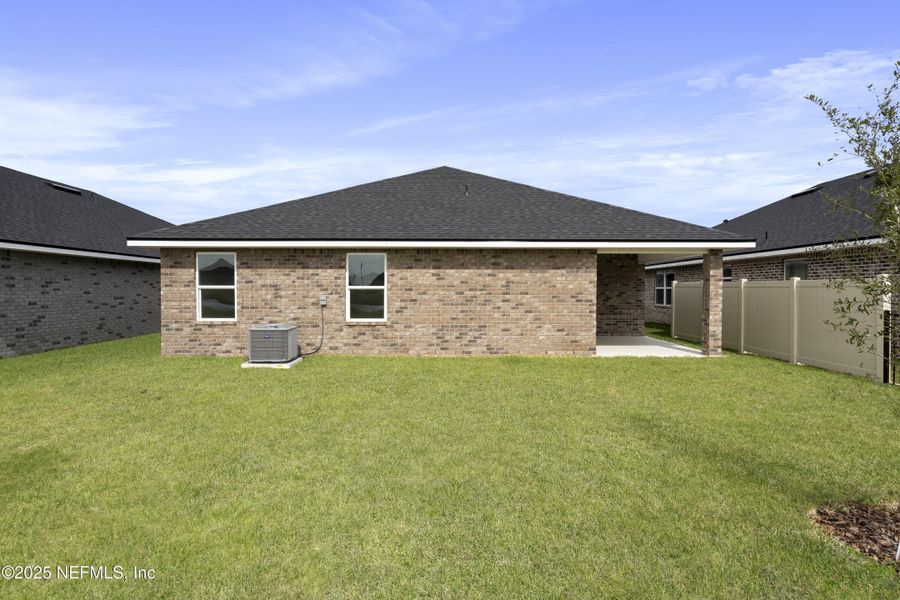 Exterior details and patio area of a home in , Green Cove Springs (Image 17).