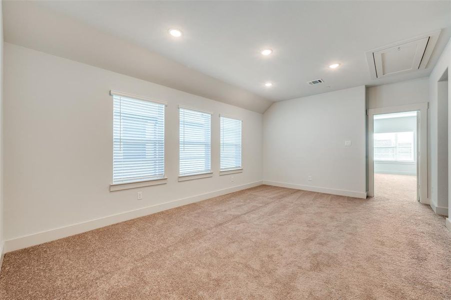 Spacious, unfurnished interior of a new home in Mosaic, Prosper (Image 26).