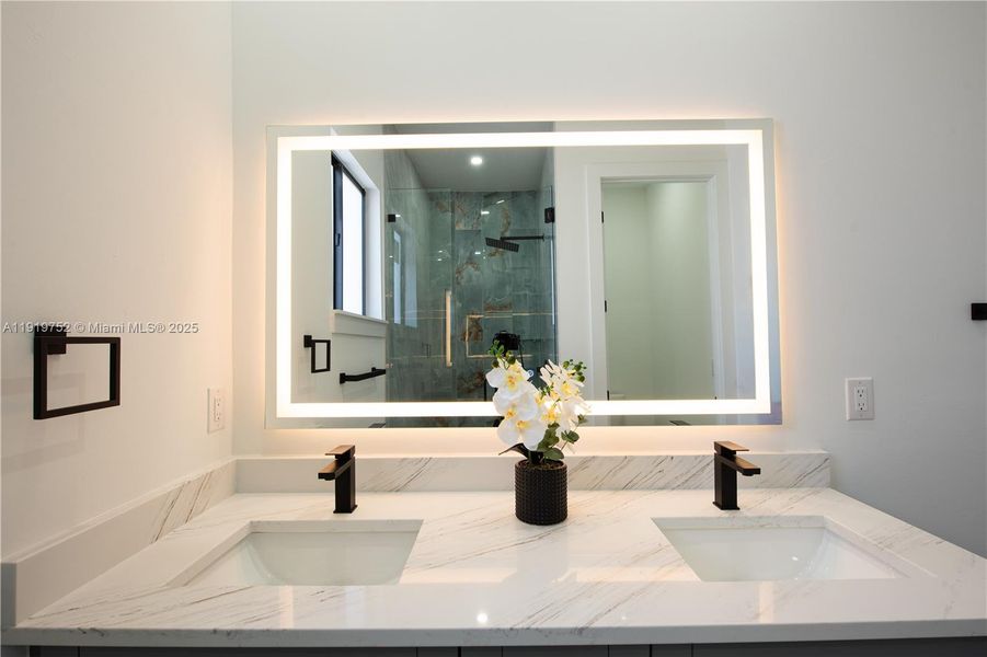 Close-up of interior finishes inside a home in , Lehigh Acres (Image 16). Close-up of interior finishes inside a home in , Lehigh Acres (Image 16).