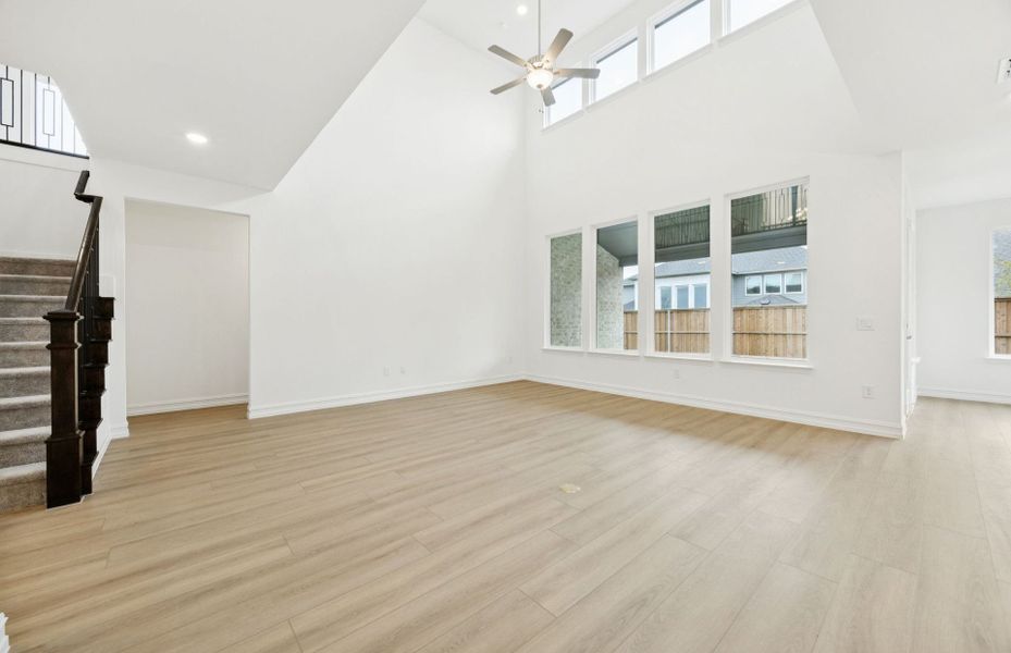 Representative unfurnished interior of a home built from the Gillett by Pulte Homes in Wellington, Fort Worth (Image 20).