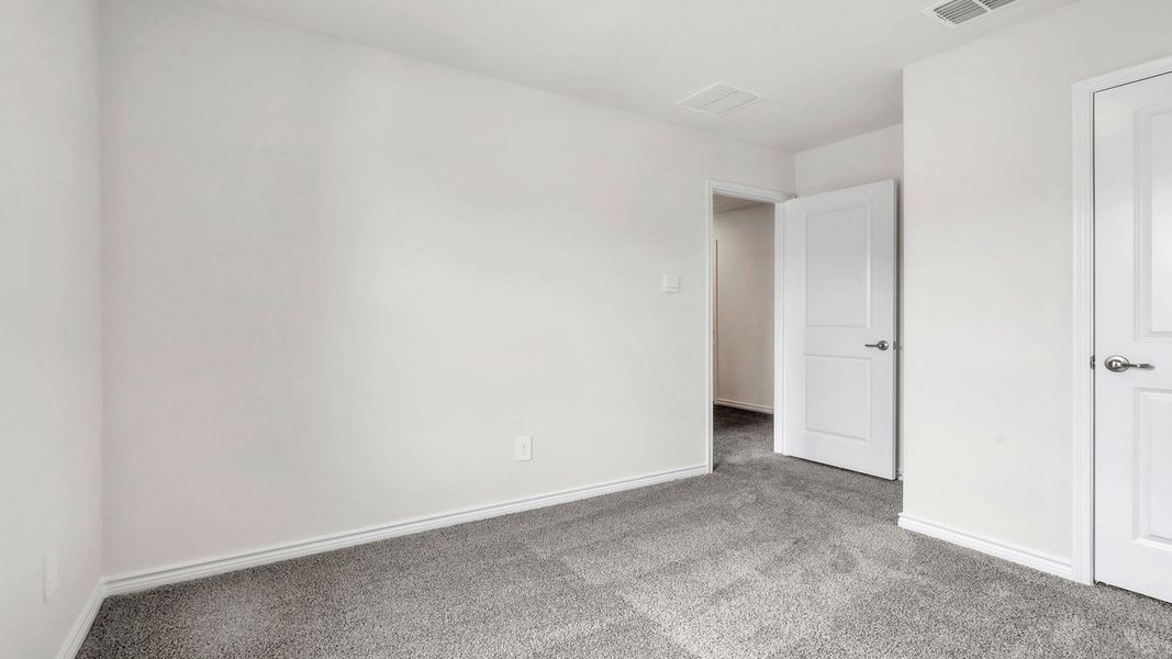 Spacious, unfurnished interior of a new home in The Landing at Hidden Lakes, McKinney (Image 28).