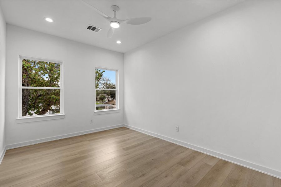 Spacious, unfurnished interior of a new home in , Houston (Image 21).