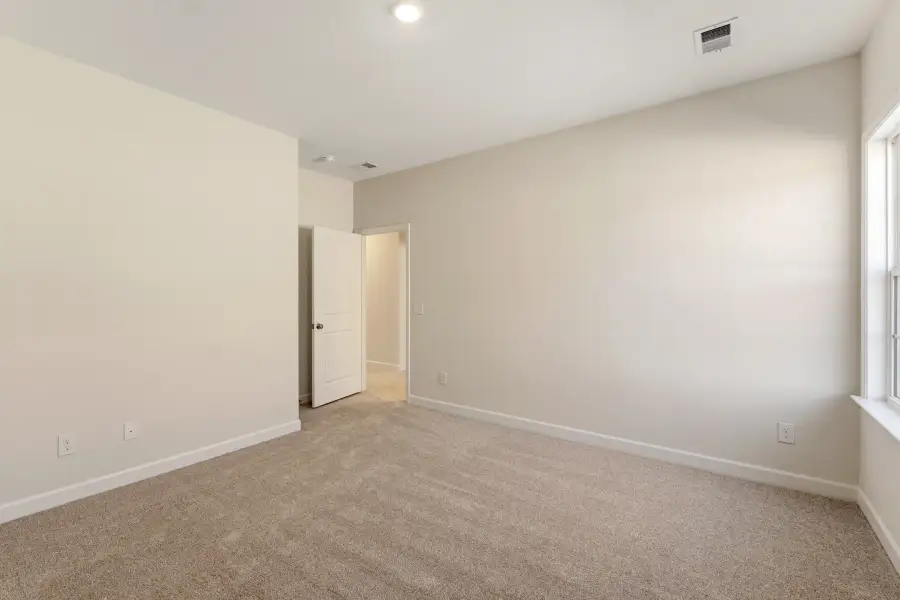 Spacious, unfurnished interior of a new home in Ridgecrest at Midway, Anderson (Image 30).