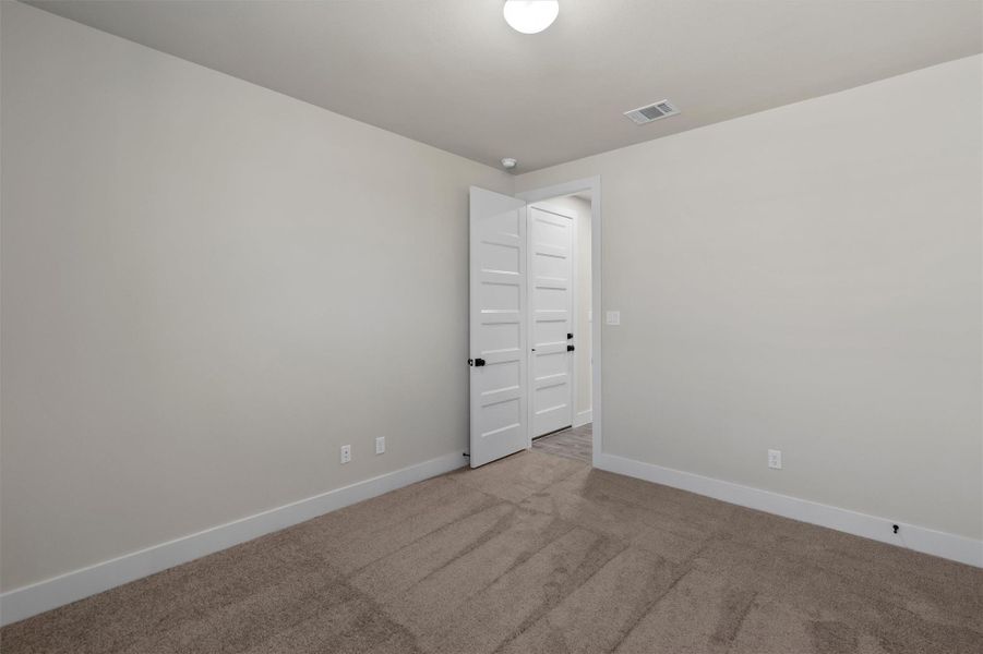Spacious, unfurnished interior of a new home in Crescent Bluff, Georgetown (Image 28). Spacious, unfurnished interior of a new home in Crescent Bluff, Georgetown (Image 28).