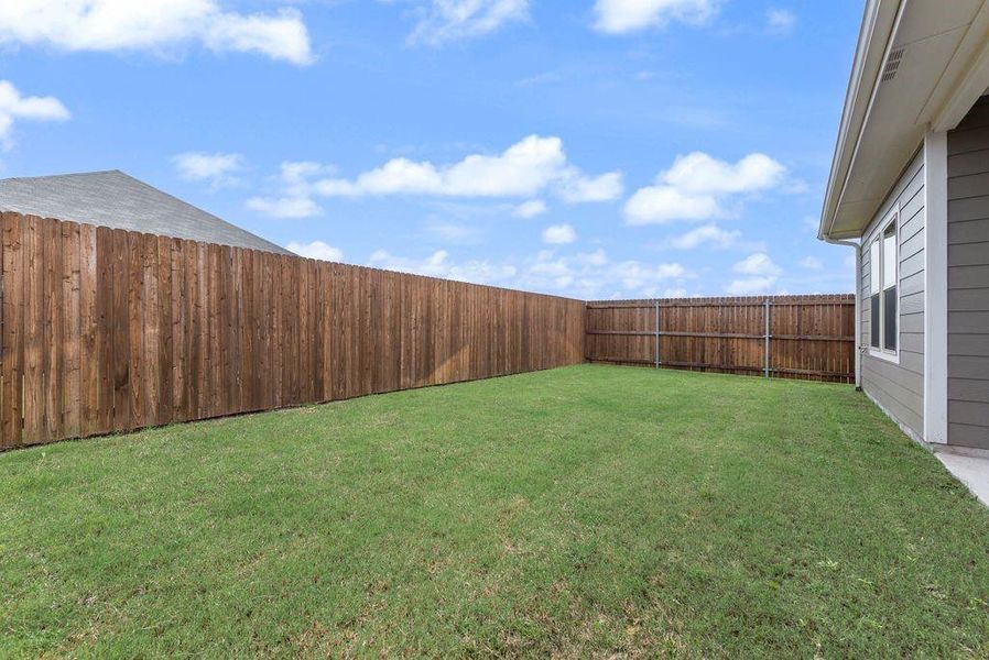 Exterior details and patio area of a home in , Lavon (Image 20).