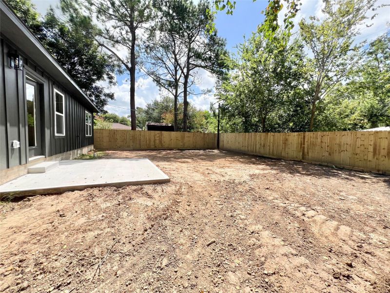 Exterior details and patio area of a home in , Santa Fe (Image 4).