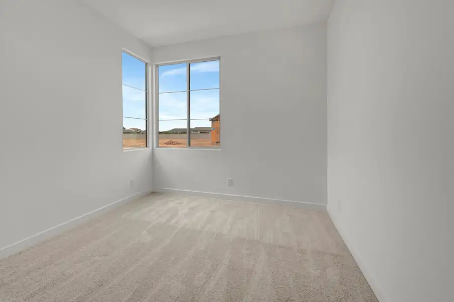 Spacious, unfurnished interior of a new home in Soleo, San Tan Valley (Image 28).