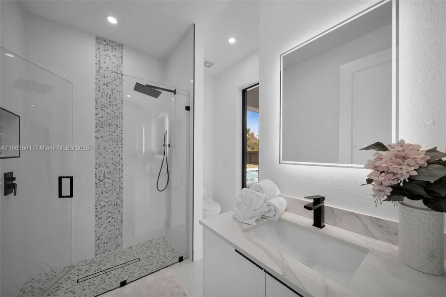 Furnished interior view inside a new home in , Cape Coral (Image 15).