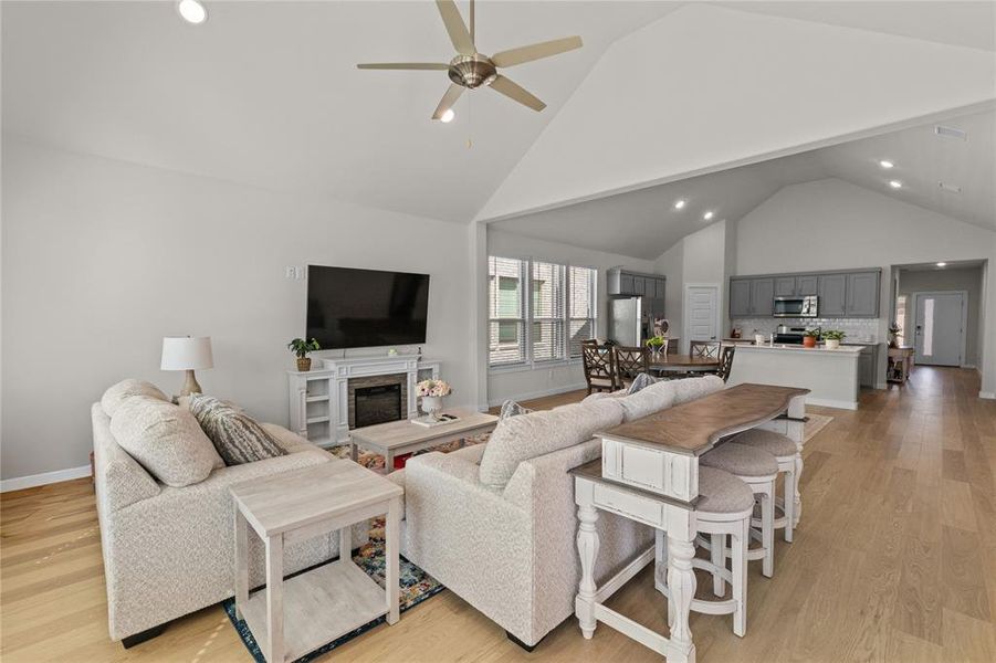 Furnished interior view inside a new home in LakePointe, Lavon (Image 9).
