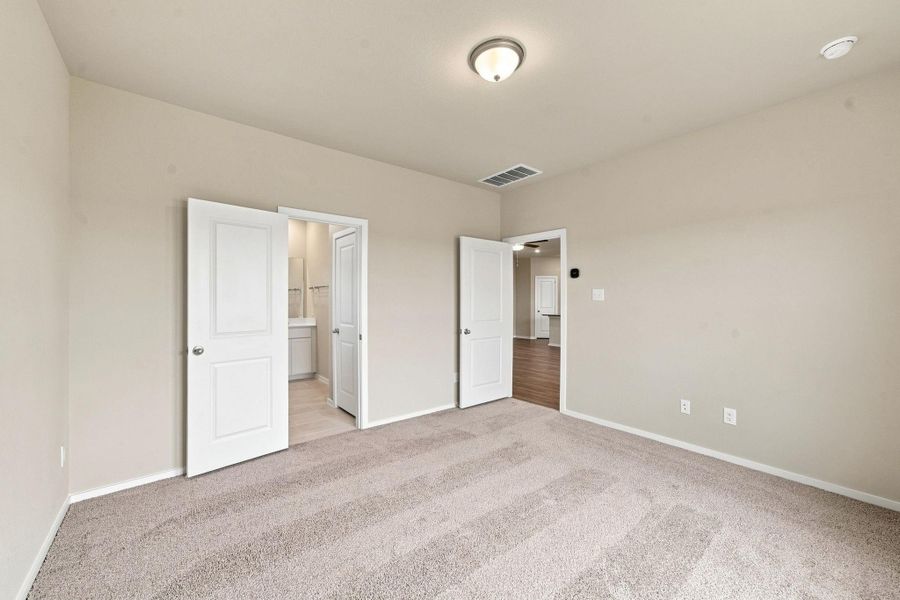 Spacious, unfurnished interior of a new home in Windcress, Cove (Image 24).