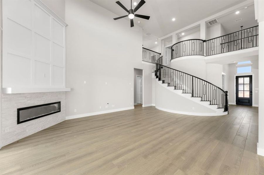 Spacious, unfurnished interior of a new home in Cambridge Estates - Harwood, Prosper (Image 18).