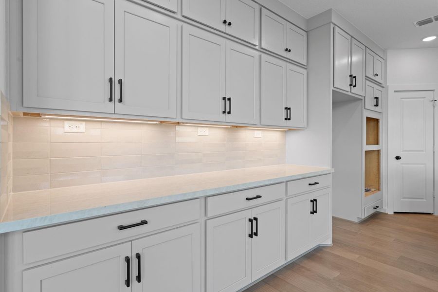 Furnished interior view inside a new home in Cross Creek West 50', Fulshear (Image 10). Furnished interior view inside a new home in Cross Creek West 50', Fulshear (Image 10).