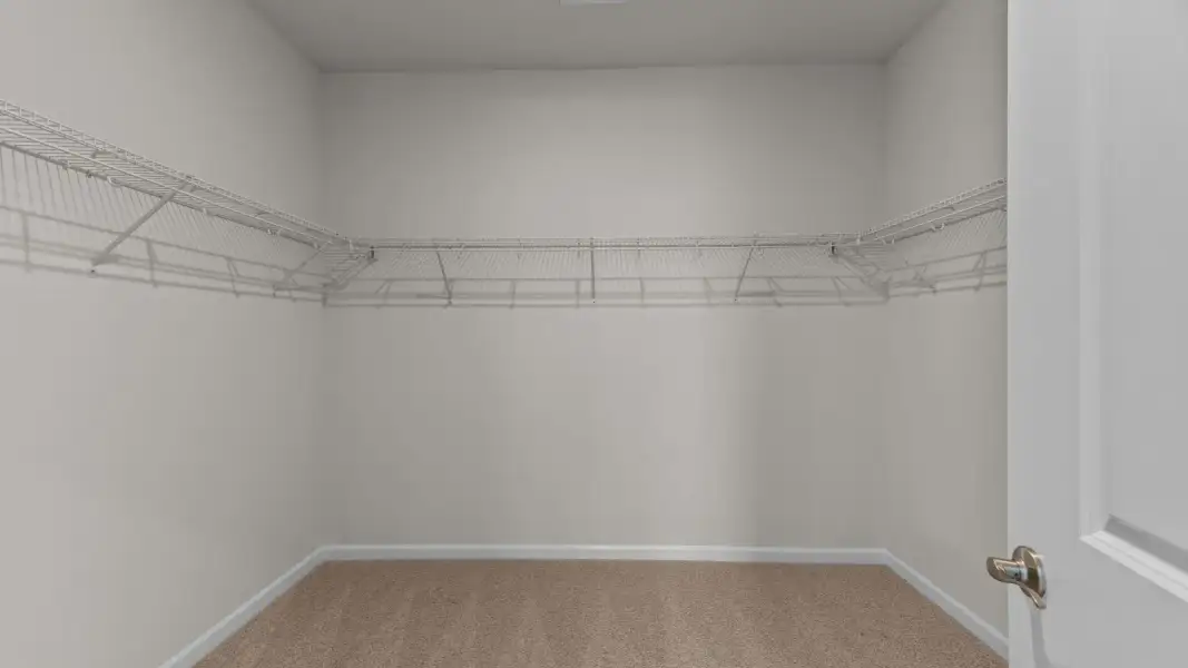 Spacious, unfurnished interior of a new home in Chambray, New Bern (Image 22).