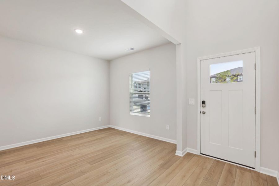 5-web-or-mls-Raleigh- River Glen- 693 Wh