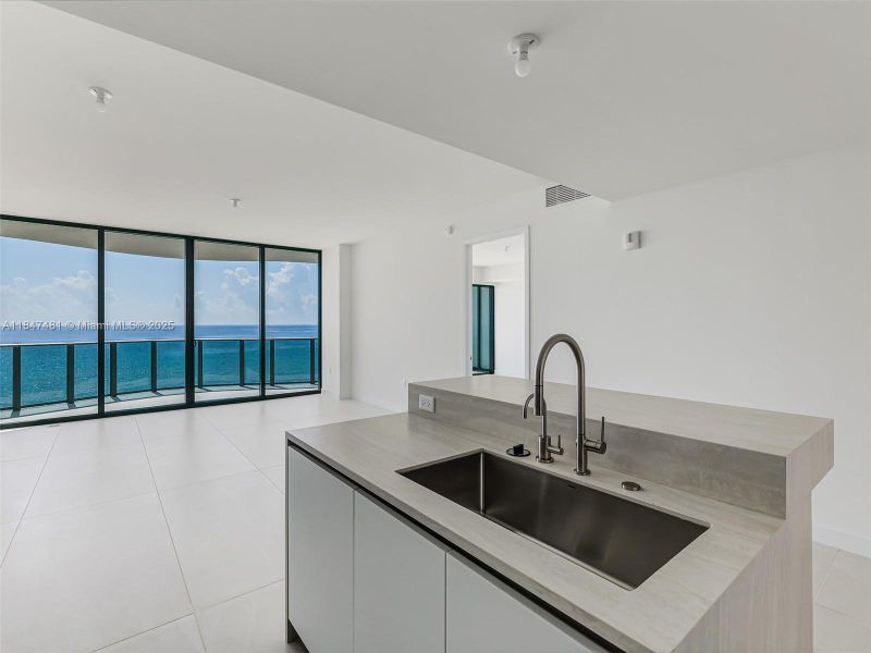 Spacious, unfurnished interior of a new home in Casamar, Pompano Beach (Image 47). Spacious, unfurnished interior of a new home in Casamar, Pompano Beach (Image 47).