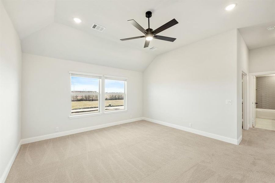 Spacious, unfurnished interior of a new home in Rockwood, Mansfield (Image 37).