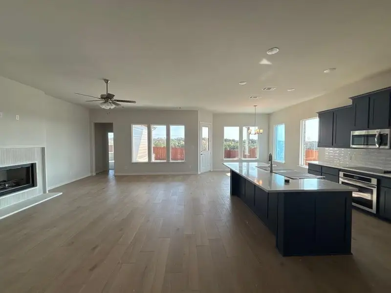 Spacious, unfurnished interior of a new home in Waterford Park, Weatherford (Image 9). Spacious, unfurnished interior of a new home in Waterford Park, Weatherford (Image 9).