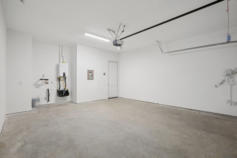 Spacious, unfurnished interior of a new home in Novel, Austin (Image 37).