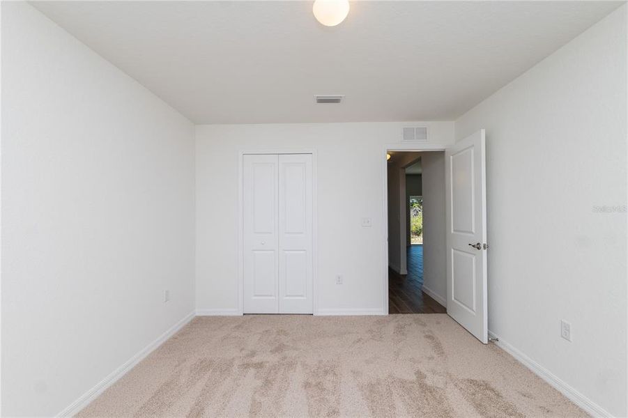 Spacious, unfurnished interior of a new home in , Sebring (Image 7).