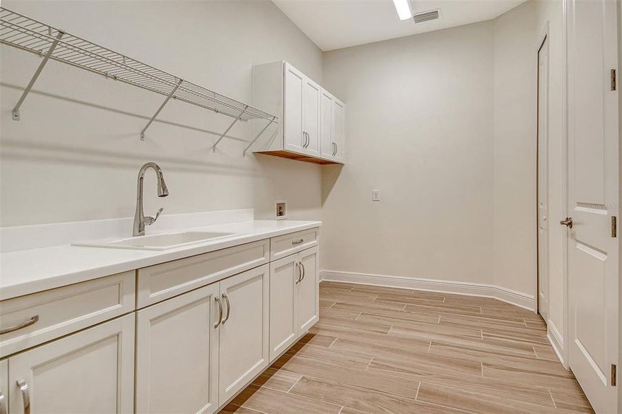 Furnished interior view inside a new home in , Venice (Image 6).