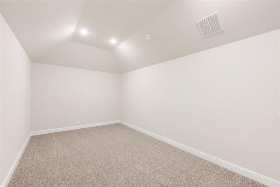 Spacious, unfurnished interior of a new home in Ridge Ranch Classic 60, Mesquite (Image 28).