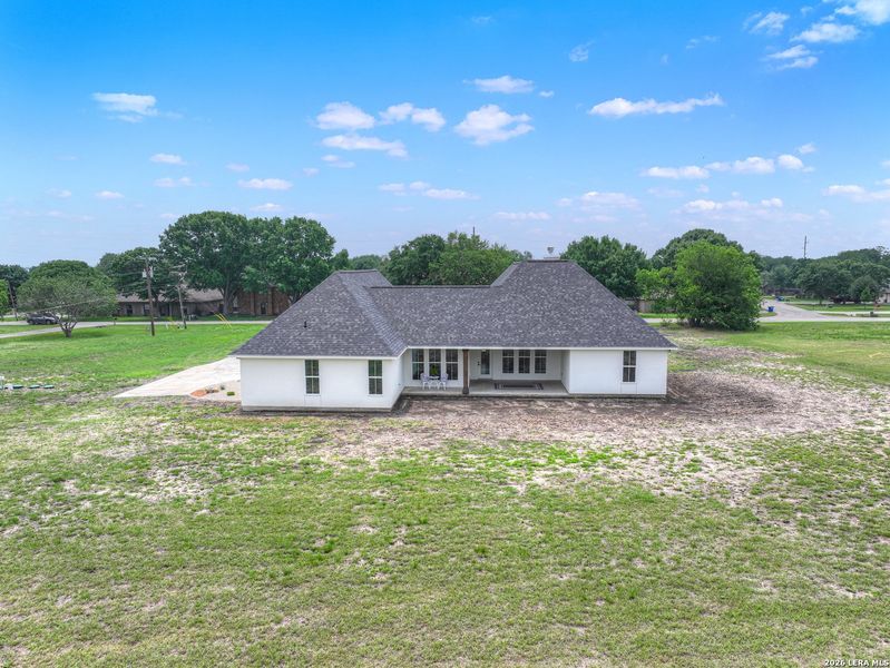 Exterior details and patio area of a home in , Seguin (Image 33).