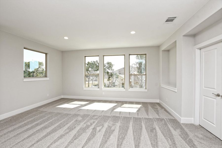 Representative unfurnished interior of a home built from the Vanderpool II by Giddens Homes in Whispering Wind, Bertram (Image 59).