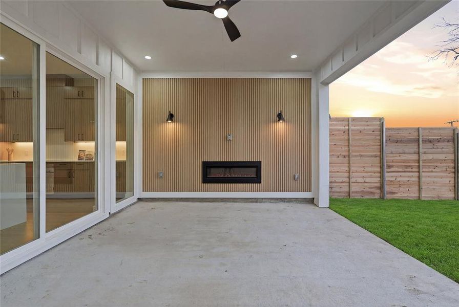 View of patio / terrace featuring a ceiling fan