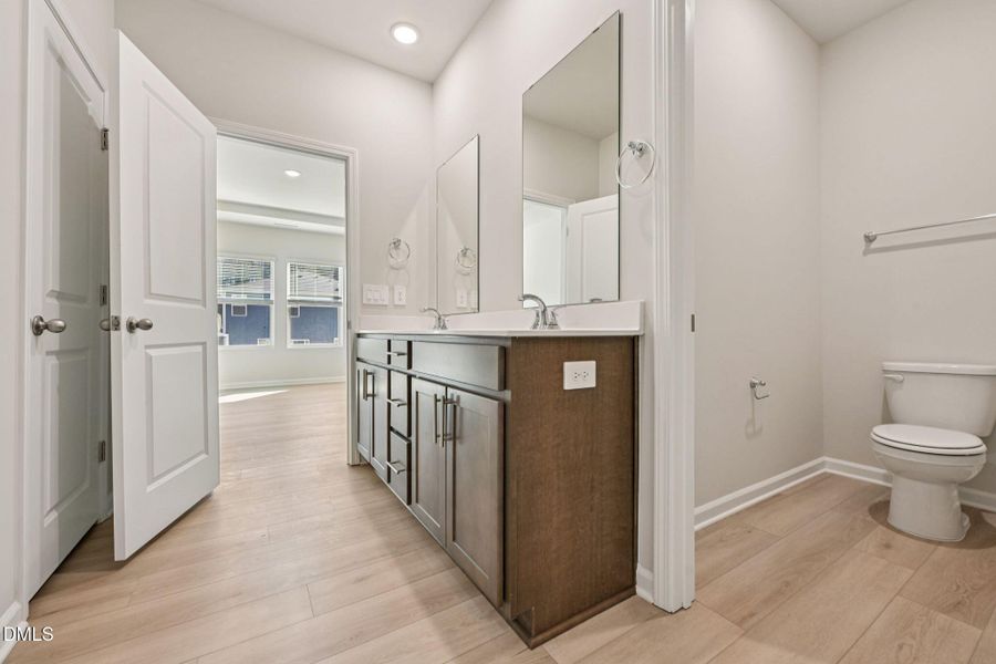 25-web-or-mls-Raleigh - Oak Manor - 749