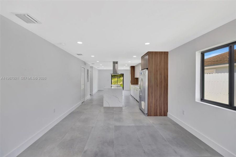 Spacious, unfurnished interior of a new home in , Miami Gardens (Image 46).