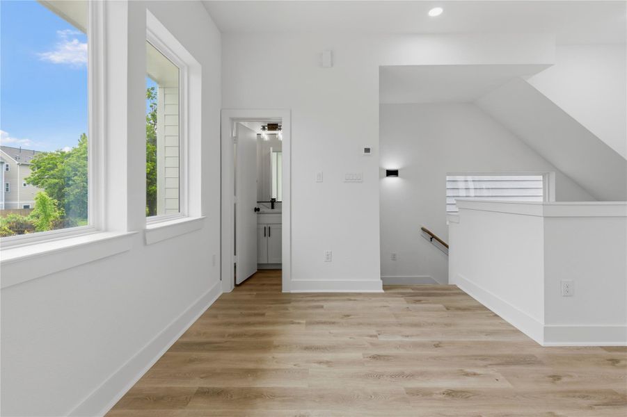 Spacious, unfurnished interior of a new home in , Houston (Image 16).
