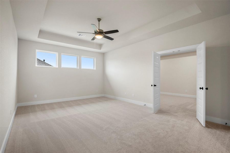 Spacious, unfurnished interior of a new home in Bridgeland 80′, Cypress (Image 19).