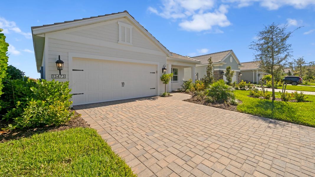 Image 40 of a home in Verandah.
