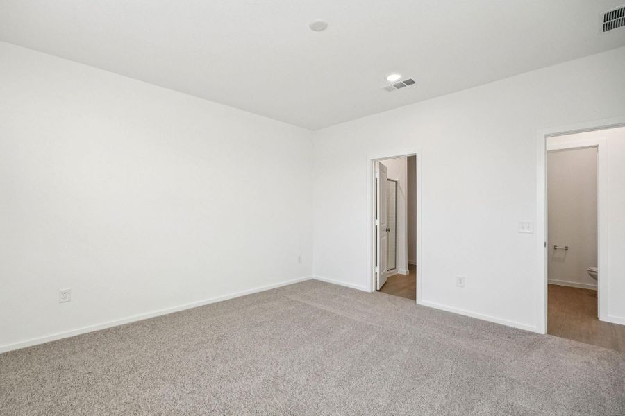 Spacious, unfurnished interior of a new home in Decker Farms, Magnolia (Image 20).