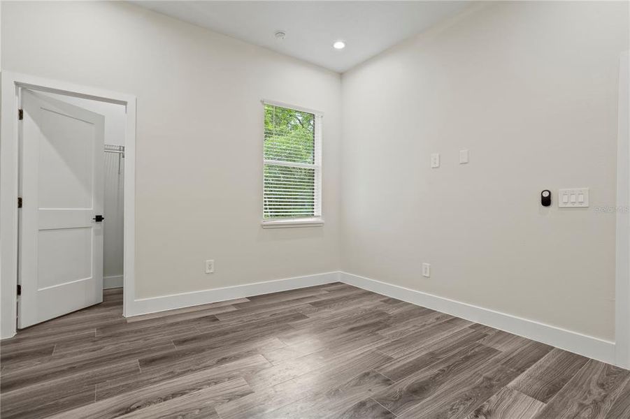 Spacious, unfurnished interior of a new home in , Eustis (Image 30).